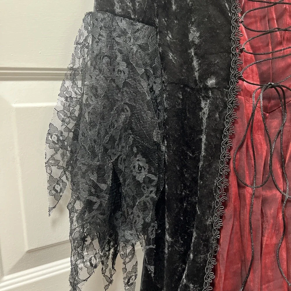 VTG Y2K Gothic Velvet Satin Vampire Gown, Laced Petticoat ,Choker Sz M Halloween